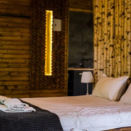 Porumbacu Treehouse Chalet